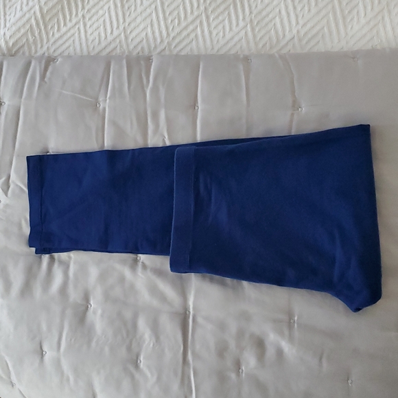 2/$30• Forever 21• Low Rise Cotton Cropped Leggings - Picture 2 of 8